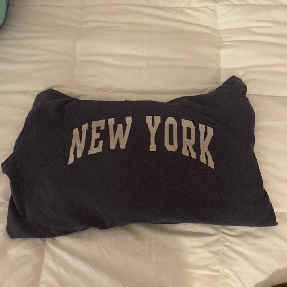 BRANDY MELVILLE new york sweatshirt